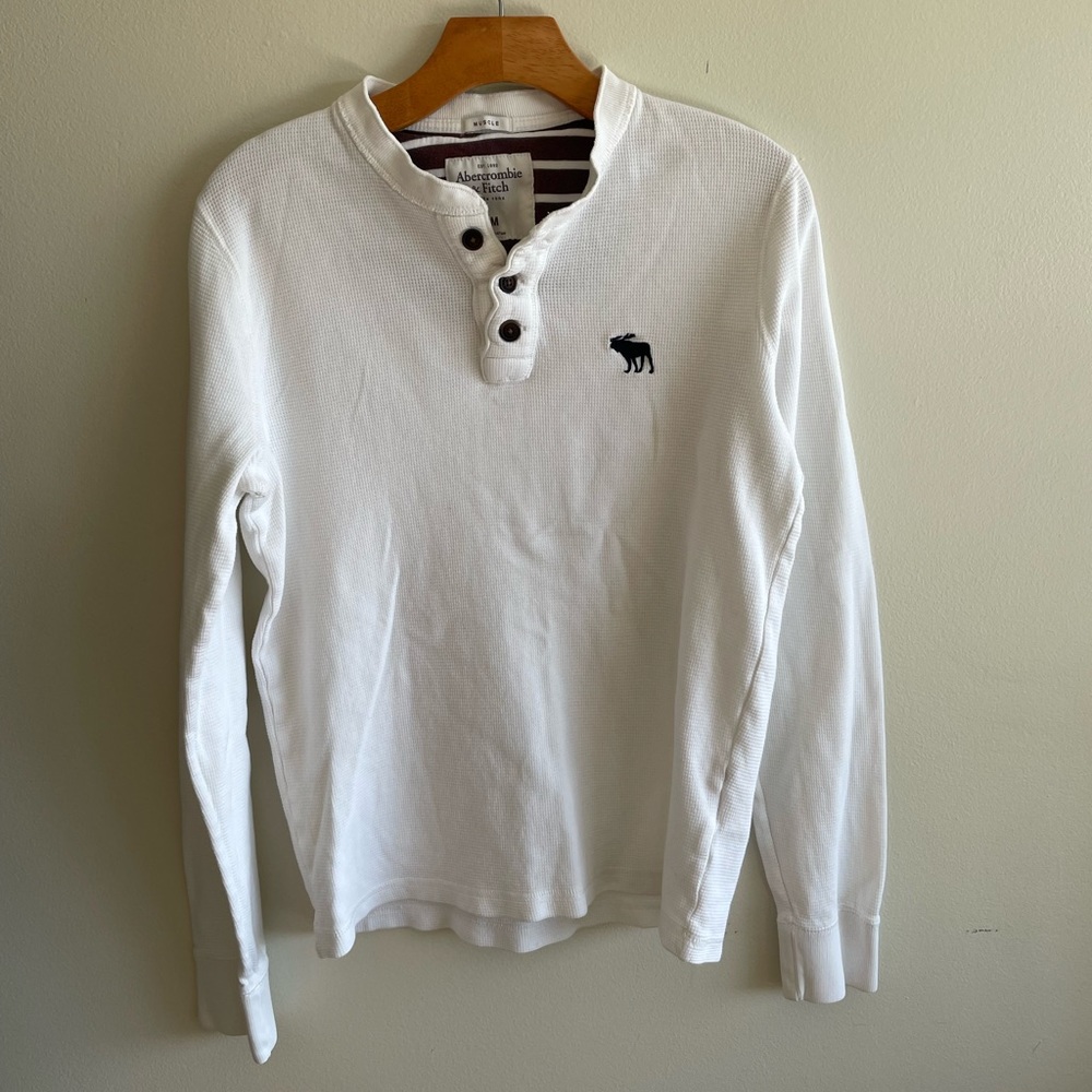 Abercrombie & Fitch long sleeve white henley in Men’s Medium